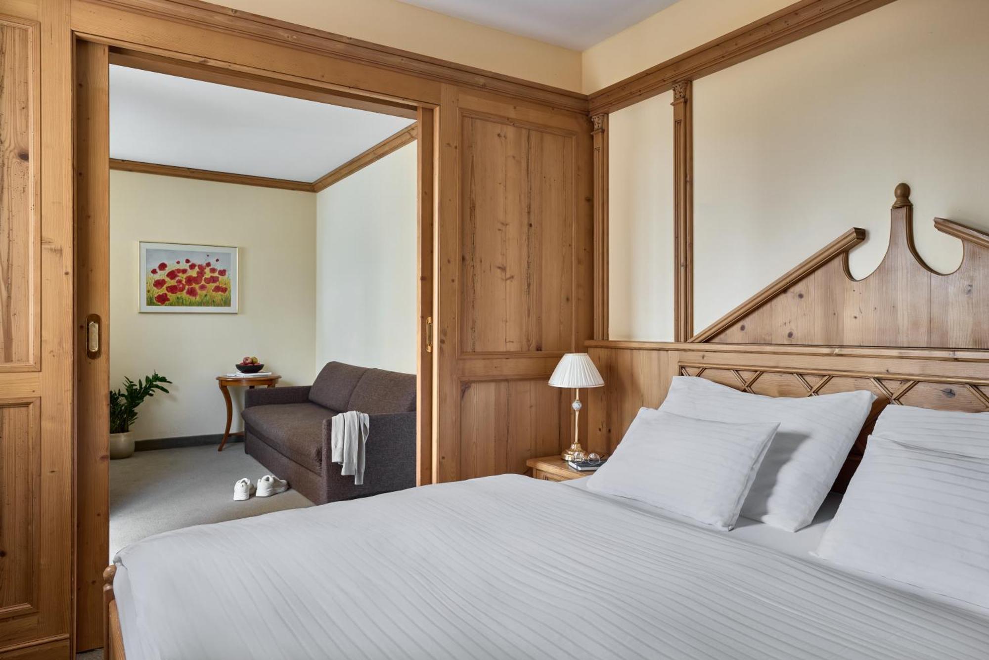 Falkensteiner Aktiv&familienhotel Cristallo公司